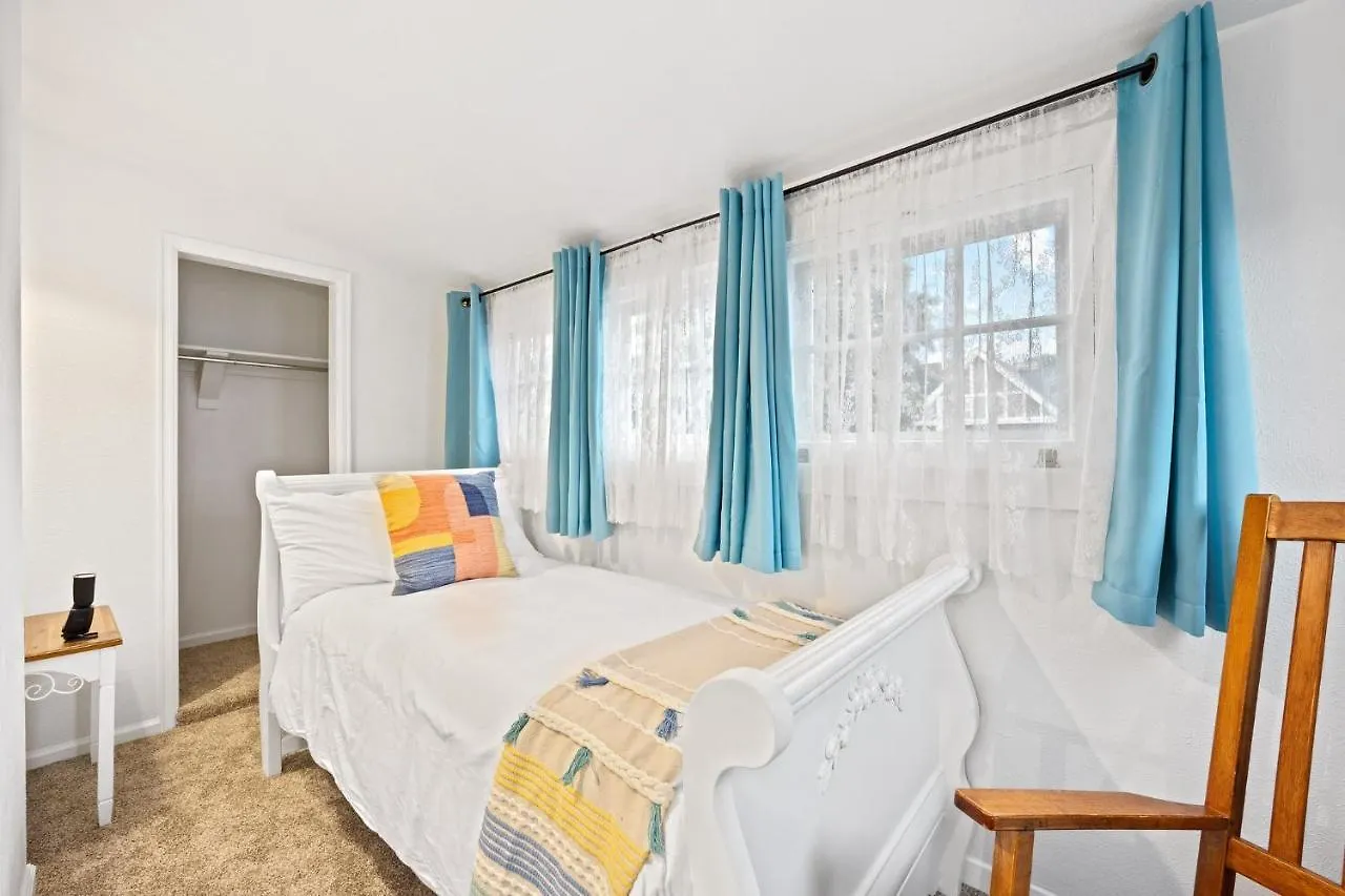 ***** Hotel Flora House Denver United States