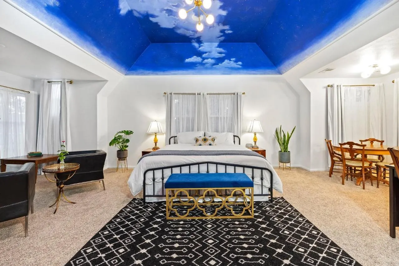 ***** Hotel Flora House Denver United States