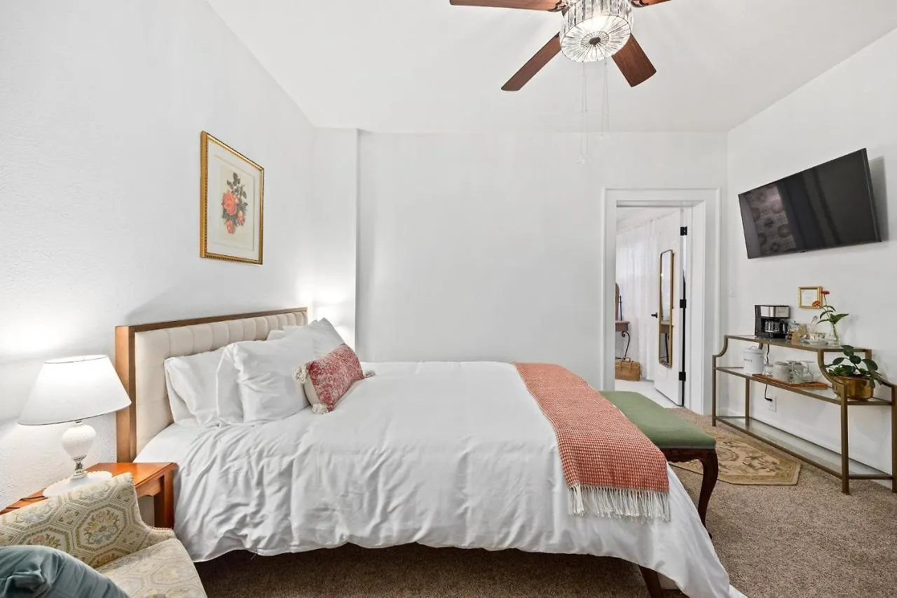***** Hotel Flora House Denver United States