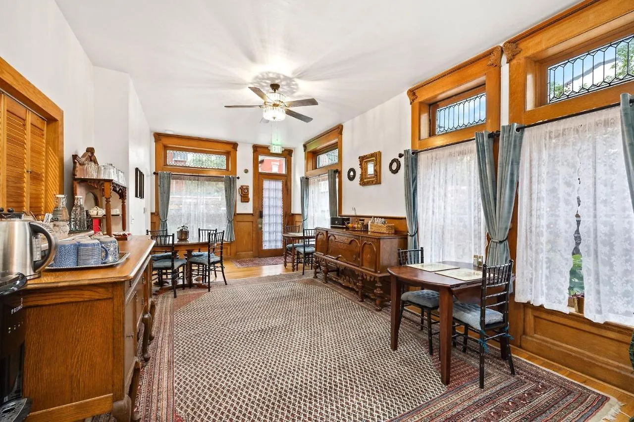***** Hotel Flora House Denver United States